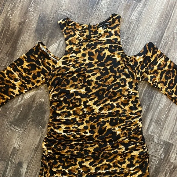 Boston Proper Maxi Dress Cold Shoulder Ruched Zipper Back Animal Print Size XL - Picture 3 of 9